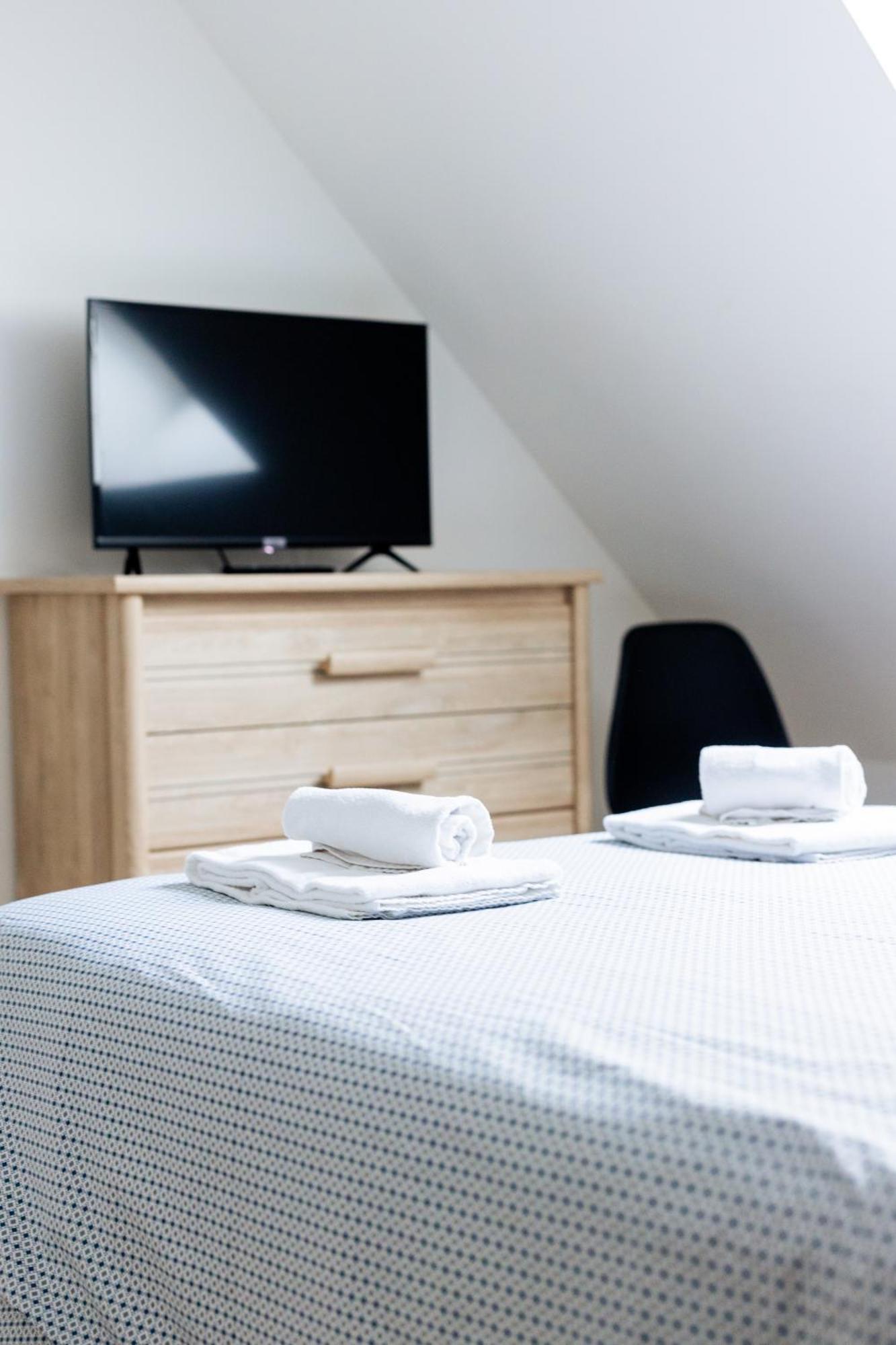 Maison Comprenant Deux A Louer, Ensemble Ou Independamment, Capacite De 4 A 19 Personnes Idealement Place Pour Visiter Le Mont-saint-michel, Saint-malo Et Les Alentours Casa vacanze