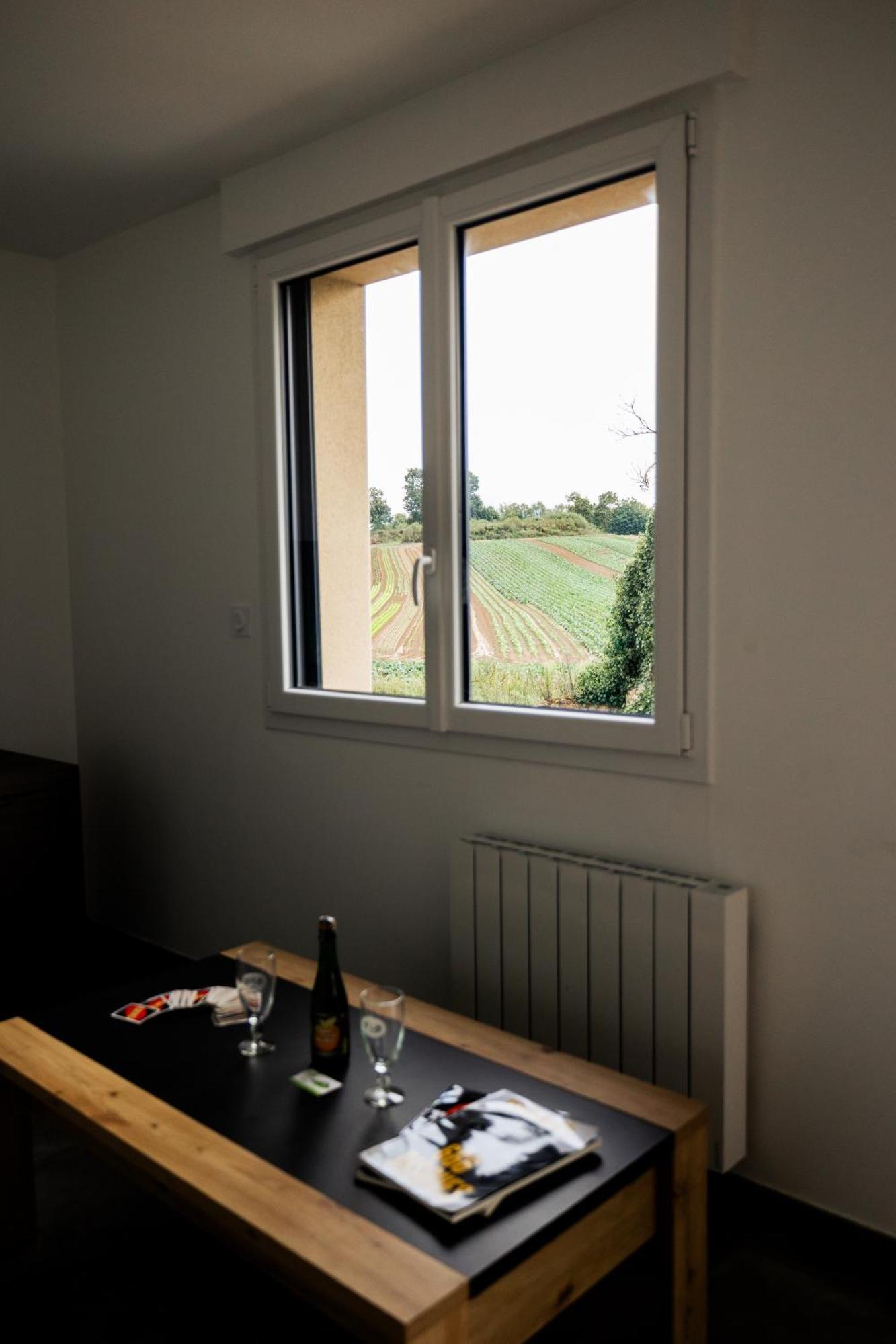 Maison Comprenant Deux A Louer, Ensemble Ou Independamment, Capacite De 4 A 19 Personnes Idealement Place Pour Visiter Le Mont-saint-michel, Saint-malo Et Les Alentours Holiday home