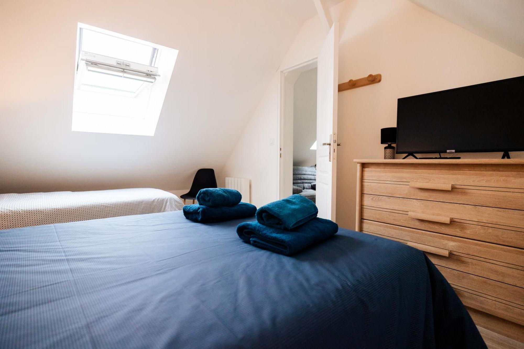 Holiday home Maison Comprenant Deux A Louer, Ensemble Ou Independamment, Capacite De 4 A 19 Personnes Idealement Place Pour Visiter Le Mont-saint-michel, Saint-malo Et Les Alentours