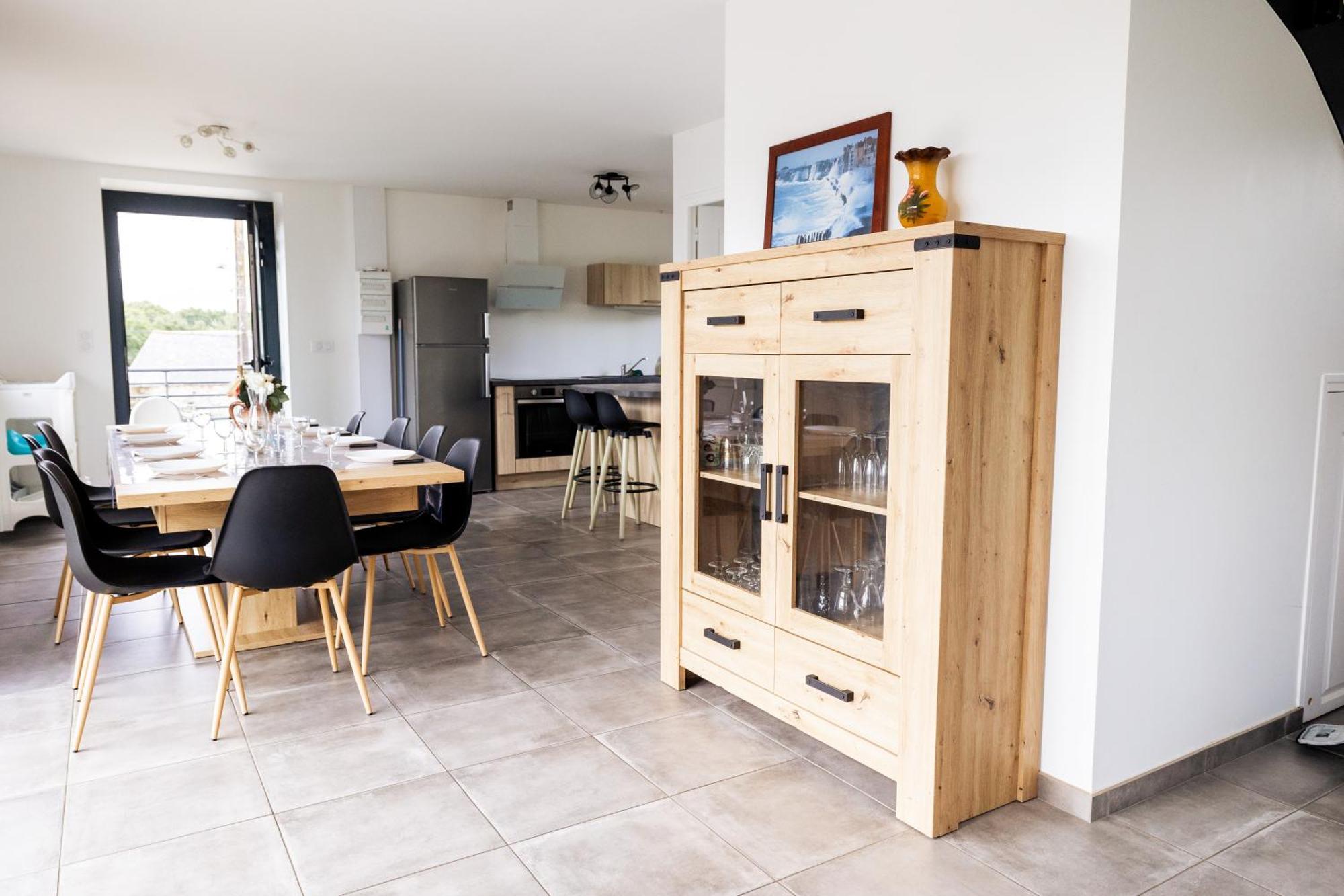 Maison Comprenant Deux A Louer, Ensemble Ou Independamment, Capacite De 4 A 19 Personnes Idealement Place Pour Visiter Le Mont-saint-michel, Saint-malo Et Les Alentours Holiday home Baguer-Pican